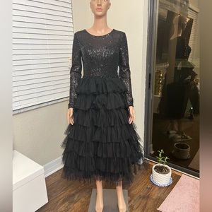 NWT LONG SLEEVE RUFFLE TIERED MIDI DRESS SIZE 2